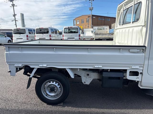 ハイゼットトラック スタンダード 4WD 軽トラック 三方開 AT キーレスエントリー エアコン パワーウィンドウ 運転席エアバッグ CD USB(16枚目)