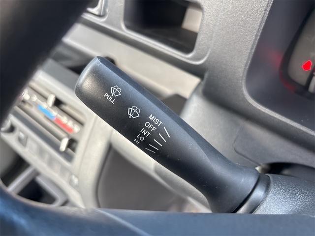 ハイゼットトラック スタンダード 4WD 軽トラック 三方開 AT キーレスエントリー エアコン パワーウィンドウ 運転席エアバッグ CD USB(31枚目)