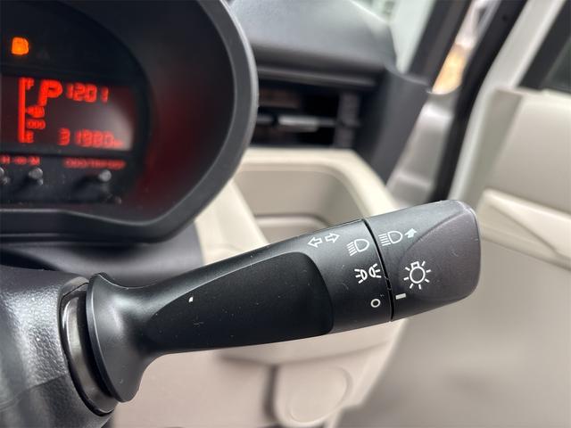 ムーヴ Ｌ　キーレスエントリー　アイドリングストップ　電動格納ミラー　ベンチシート　ＣＶＴ　盗難防止システム　ＡＢＳ　ＥＳＣ　ＣＤ　ミュージックプレイヤー接続可　衝突安全ボディ　エアコン　パワーステアリング（29枚目）