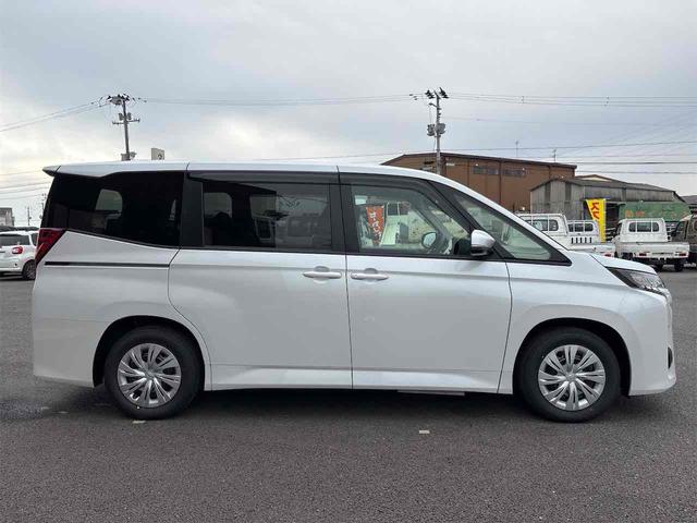 ノア Ｘ　バックカメラ　ナビ　ＴＶ　クリアランスソナー　オートクルーズコントロール　レーンアシスト　衝突被害軽減システム　両側スライド・片側電動　オートマチックハイビーム　オートライト　ＬＥＤヘッドランプ（10枚目）