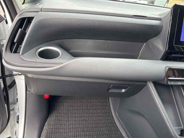 ノア Ｘ　バックカメラ　ナビ　ＴＶ　クリアランスソナー　オートクルーズコントロール　レーンアシスト　衝突被害軽減システム　両側スライド・片側電動　オートマチックハイビーム　オートライト　ＬＥＤヘッドランプ（67枚目）