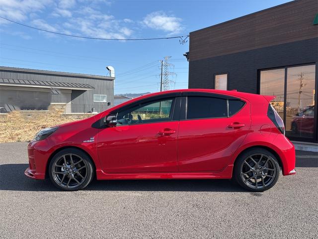 アクア Ｇ　ＧＲスポーツ・１７インチパッケージ　ＥＴＣ　バックカメラ　ナビ　ＴＶ　オートクルーズコントロール　レーンアシスト　衝突被害軽減システム　アルミホイール　オートマチックハイビーム　オートライト　ＬＥＤヘッドランプ　スマートキー（3枚目）