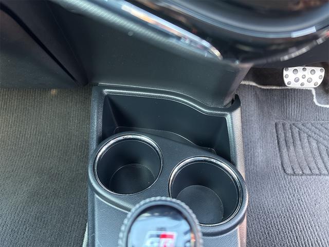 アクア Ｇ　ＧＲスポーツ・１７インチパッケージ　ＥＴＣ　バックカメラ　ナビ　ＴＶ　オートクルーズコントロール　レーンアシスト　衝突被害軽減システム　アルミホイール　オートマチックハイビーム　オートライト　ＬＥＤヘッドランプ　スマートキー（39枚目）