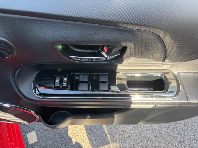 アクア Ｇ　ＧＲスポーツ・１７インチパッケージ　ＥＴＣ　バックカメラ　ナビ　ＴＶ　オートクルーズコントロール　レーンアシスト　衝突被害軽減システム　アルミホイール　オートマチックハイビーム　オートライト　ＬＥＤヘッドランプ　スマートキー（52枚目）