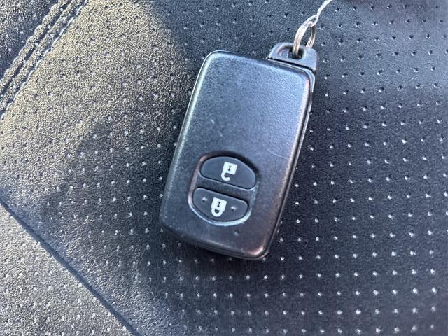 アクア Ｇ　ＧＲスポーツ・１７インチパッケージ　ＥＴＣ　バックカメラ　ナビ　ＴＶ　オートクルーズコントロール　レーンアシスト　衝突被害軽減システム　アルミホイール　オートマチックハイビーム　オートライト　ＬＥＤヘッドランプ　スマートキー（80枚目）