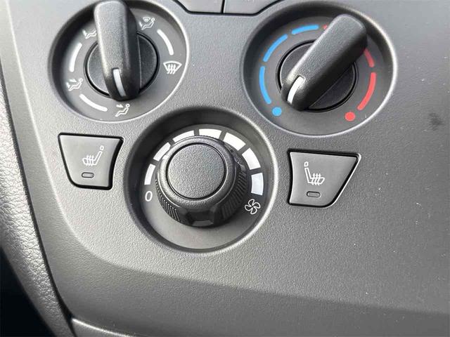 ｅＫワゴン Ｍ　届け出済み未使用車　バックカメラ　クリアランスソナー　レーンアシスト　衝突被害軽減システム　オートライト　キーレスエントリー　アイドリングストップ　電動格納ミラー　シートヒーター　ベンチシート　ＣＶＴ（17枚目）