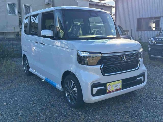 Ｎ－ＢＯＸカスタム ベースグレード　届け出済み未使用車　両側スライド・片側電動　クリアランスソナー　オートクルーズコントロール　レーンアシスト　衝突被害軽減システム　オートライト　ＬＥＤヘッドランプ　スマートキー　シートヒーター（7枚目）