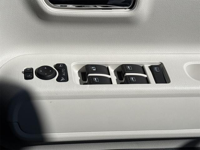 ムーヴキャンバス ストライプスＧ　４ＷＤ　両側電動スライドドア　クリアランスソナー　衝突被害軽減システム　オートライト　ＬＥＤヘッドランプ　スマートキー　アイドリングストップ　電動格納ミラー　シートヒーター　ベンチシート　ＣＶＴ（25枚目）