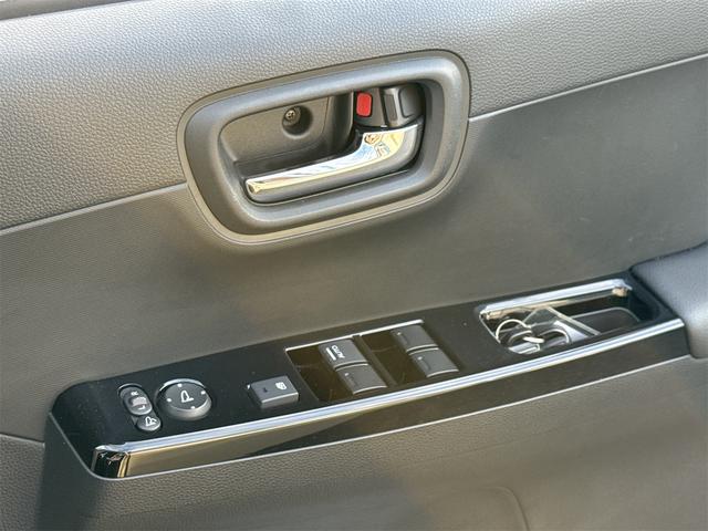 N-ONE オリジナル 4WD ETC バックカメラ ナビ TV クリアランスソナー オートクルーズコントロール レーンアシスト 衝突被害軽減システム オートライト LEDヘッドランプ スマートキー アイドリングストップ(31枚目)