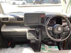 運転者にとっては日々使用することとなる運転席です。運転席が快適だと運転に集中することができますね。 4