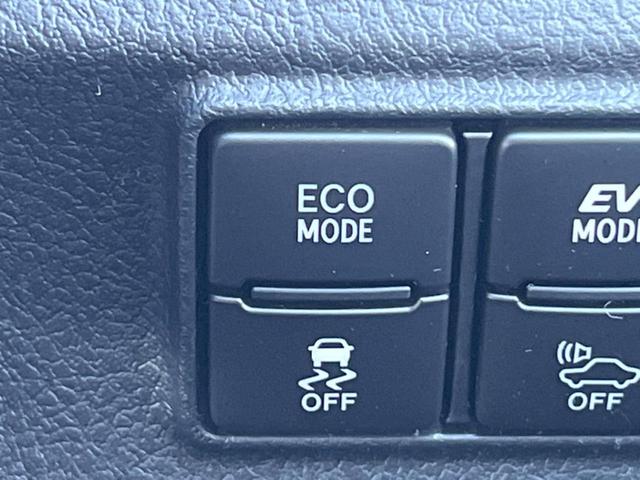 シエンタ ハイブリッドＧ　セーフティセンス　両側パワースライドドア　純正ナビ　Ｂｌｕｅｔｏｏｔｈ接続　バックカメラ　スマートキー　ドライブレコーダー　オートエアコン　オートライト　革巻きステアリング　革巻きシフトノブ（40枚目）