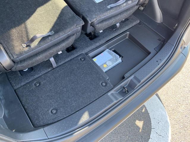 シエンタ ハイブリッドＧ　セーフティセンス　両側パワースライドドア　純正ナビ　Ｂｌｕｅｔｏｏｔｈ接続　バックカメラ　スマートキー　ドライブレコーダー　オートエアコン　オートライト　革巻きステアリング　革巻きシフトノブ（67枚目）