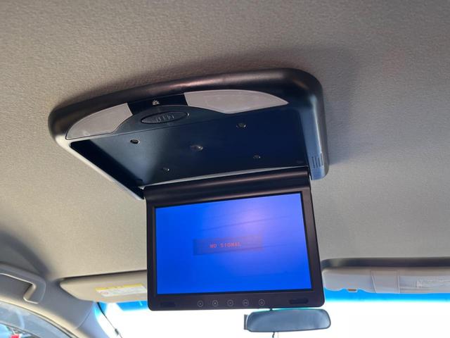 フリードハイブリッド ジャストセレクション フリップダウンモニター 助手席側パワースライドドア 純正ナビ バックカメラ ドライブレコーダー ETC スマートキー オートライト オートエアコン クルーズコントロール HIDヘッドライト(3枚目)
