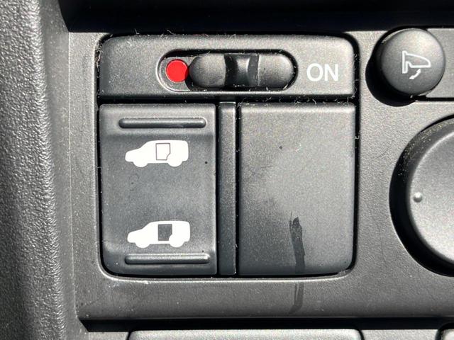 フリードハイブリッド ジャストセレクション フリップダウンモニター 助手席側パワースライドドア 純正ナビ バックカメラ ドライブレコーダー ETC スマートキー オートライト オートエアコン クルーズコントロール HIDヘッドライト(4枚目)