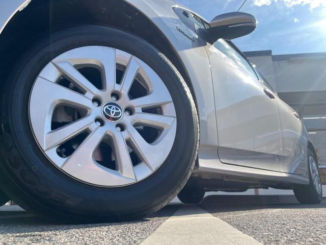 プリウス Ｓ　４ＷＤ　セーフティセンス　レーダークルーズコントロール　純正ナビ　Ｂｌｕｅｔｏｏｔｈ接続　バックカメラ　スマートキー　ドライブレコーダー　ＥＴＣ　ＬＥＤヘッドライト　オートライト　オートエアコン（13枚目）