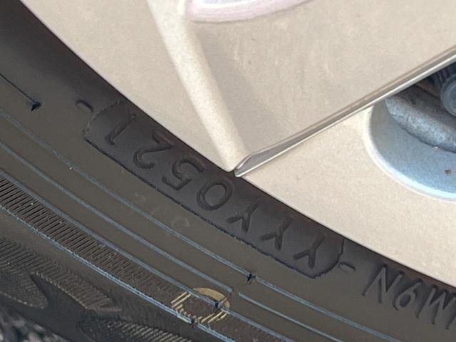 プリウス Ｓ　４ＷＤ　セーフティセンス　レーダークルーズコントロール　純正ナビ　Ｂｌｕｅｔｏｏｔｈ接続　バックカメラ　スマートキー　ドライブレコーダー　ＥＴＣ　ＬＥＤヘッドライト　オートライト　オートエアコン（32枚目）