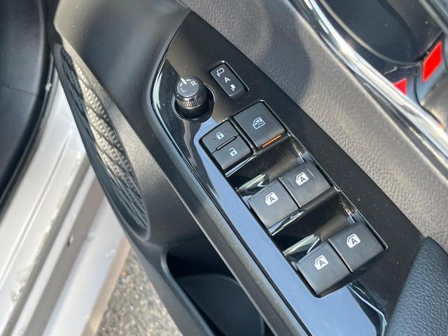 プリウス Ｓ　４ＷＤ　セーフティセンス　レーダークルーズコントロール　純正ナビ　Ｂｌｕｅｔｏｏｔｈ接続　バックカメラ　スマートキー　ドライブレコーダー　ＥＴＣ　ＬＥＤヘッドライト　オートライト　オートエアコン（65枚目）