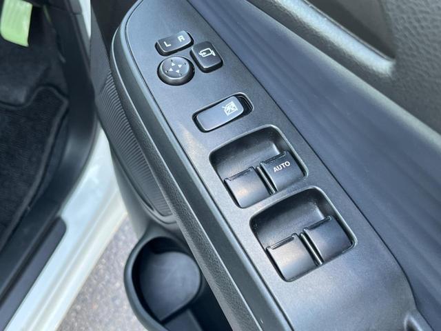 ソリオ G 4WD セーフティサポート 助手席側パワースライドドア 純正ナビ Bluetooth接続 バックカメラ コーナーセンサー スマートキー ドライブレコーダー 運転席側スライドドアクローザー(59枚目)