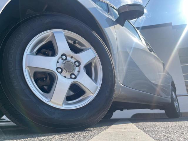 ノート X FOUR 4WD エマージェンシーブレーキ アラウンドビューモニター 純正ナビ Bluetooth接続 インテリジェントキー オートライト 車線逸脱警報 オートエアコン プライバシーガラス 横滑り防止装置(13枚目)