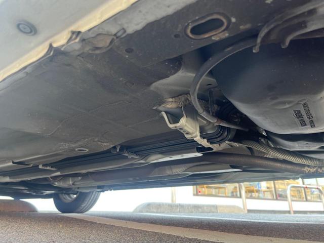 ノート X FOUR 4WD エマージェンシーブレーキ アラウンドビューモニター 純正ナビ Bluetooth接続 インテリジェントキー オートライト 車線逸脱警報 オートエアコン プライバシーガラス 横滑り防止装置(22枚目)