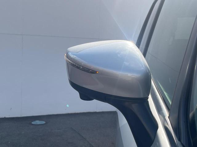 ノート X FOUR 4WD エマージェンシーブレーキ アラウンドビューモニター 純正ナビ Bluetooth接続 インテリジェントキー オートライト 車線逸脱警報 オートエアコン プライバシーガラス 横滑り防止装置(23枚目)