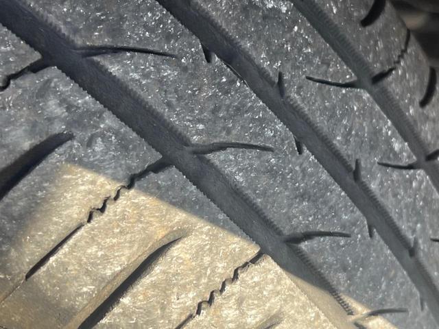 ノート X FOUR 4WD エマージェンシーブレーキ アラウンドビューモニター 純正ナビ Bluetooth接続 インテリジェントキー オートライト 車線逸脱警報 オートエアコン プライバシーガラス 横滑り防止装置(29枚目)