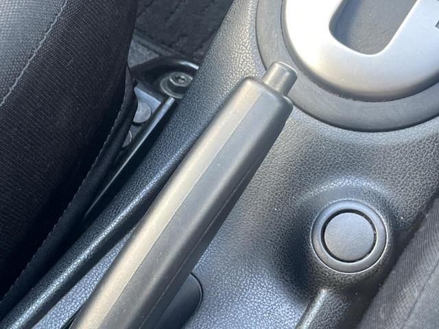 ノート X FOUR 4WD エマージェンシーブレーキ アラウンドビューモニター 純正ナビ Bluetooth接続 インテリジェントキー オートライト 車線逸脱警報 オートエアコン プライバシーガラス 横滑り防止装置(43枚目)