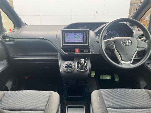 ヴォクシー ハイブリッドX 助手席側パワースライドドア 純正ナビ Bluetooth接続 バックカメラ ビルトインETC スマートキー 運転席側スライドドアイージークローザー LEDヘッドライト オートエアコン(2枚目)