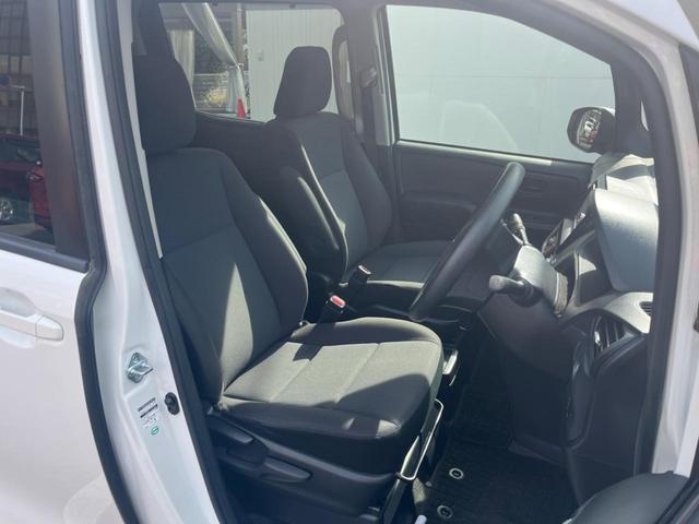 ヴォクシー ハイブリッドX 助手席側パワースライドドア 純正ナビ Bluetooth接続 バックカメラ ビルトインETC スマートキー 運転席側スライドドアイージークローザー LEDヘッドライト オートエアコン(8枚目)