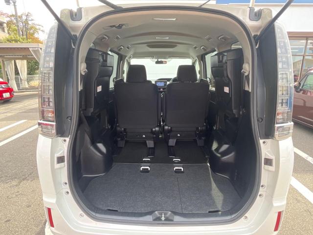 ヴォクシー ハイブリッドX 助手席側パワースライドドア 純正ナビ Bluetooth接続 バックカメラ ビルトインETC スマートキー 運転席側スライドドアイージークローザー LEDヘッドライト オートエアコン(11枚目)