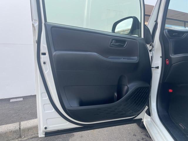 ヴォクシー ハイブリッドX 助手席側パワースライドドア 純正ナビ Bluetooth接続 バックカメラ ビルトインETC スマートキー 運転席側スライドドアイージークローザー LEDヘッドライト オートエアコン(55枚目)