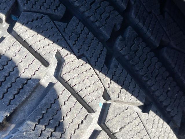 プリウスアルファ Ｇ　ナビゲーション　バックカメラ　後席モニター　後席モニター　ＥＴＣ　キーレス　クルーズコントロール　電動格納ミラー　オートエアコン　Ｂｌｕｅｔｏｏｔｈ　オートライト（30枚目）