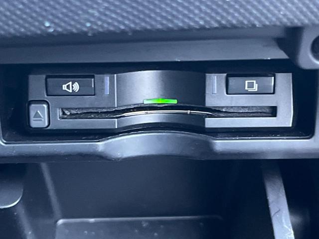 エスティマ アエラス　プレミアム－Ｇ　両側電動ドア　ＳＤナビ　後席モニター　バックカメラ　衝突被害軽減システム　電動リアゲート　ハーフレザーシート　パワーシート　ドラレコ　スマートキー　ＬＥＤヘッド　ビルトインＥＴＣ　クルコン（7枚目）