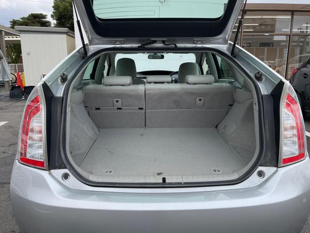 プリウス S 純正SDナビ スマートキー HIDヘッド ビルトインETC オートライト オートエアコン Bluetooth CD 地デジ クリアレンズリアコンビネーションランプ(10枚目)