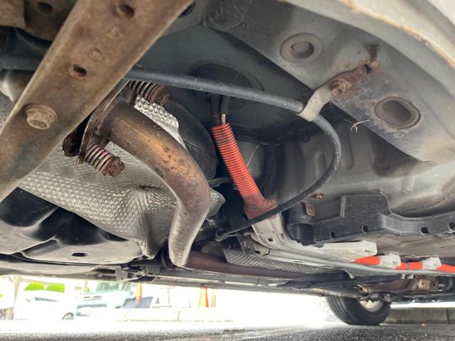 プリウス S 純正SDナビ スマートキー HIDヘッド ビルトインETC オートライト オートエアコン Bluetooth CD 地デジ クリアレンズリアコンビネーションランプ(22枚目)