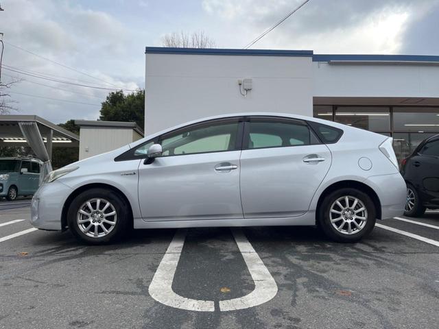 プリウス S 純正SDナビ スマートキー HIDヘッド ビルトインETC オートライト オートエアコン Bluetooth CD 地デジ クリアレンズリアコンビネーションランプ(25枚目)