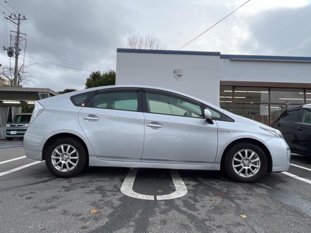 プリウス S 純正SDナビ スマートキー HIDヘッド ビルトインETC オートライト オートエアコン Bluetooth CD 地デジ クリアレンズリアコンビネーションランプ(26枚目)