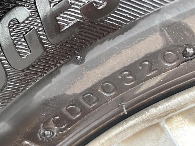 プリウス S 純正SDナビ スマートキー HIDヘッド ビルトインETC オートライト オートエアコン Bluetooth CD 地デジ クリアレンズリアコンビネーションランプ(32枚目)