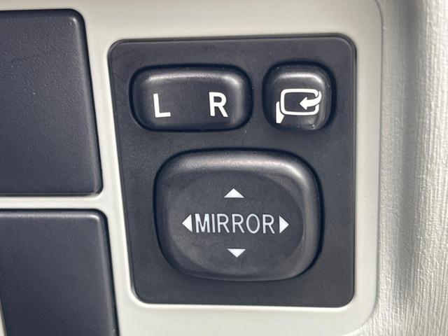 プリウス S 純正SDナビ スマートキー HIDヘッド ビルトインETC オートライト オートエアコン Bluetooth CD 地デジ クリアレンズリアコンビネーションランプ(36枚目)