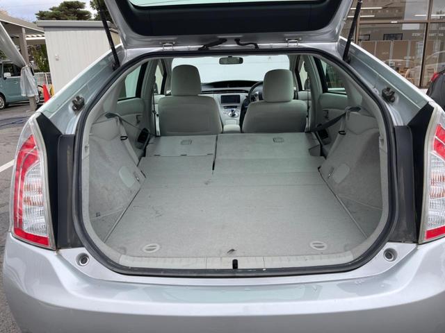 プリウス S 純正SDナビ スマートキー HIDヘッド ビルトインETC オートライト オートエアコン Bluetooth CD 地デジ クリアレンズリアコンビネーションランプ(46枚目)