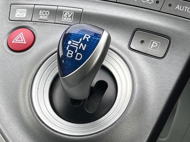 プリウス S 純正SDナビ スマートキー HIDヘッド ビルトインETC オートライト オートエアコン Bluetooth CD 地デジ クリアレンズリアコンビネーションランプ(47枚目)