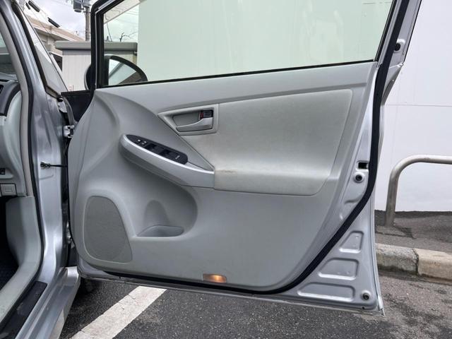 プリウス S 純正SDナビ スマートキー HIDヘッド ビルトインETC オートライト オートエアコン Bluetooth CD 地デジ クリアレンズリアコンビネーションランプ(48枚目)