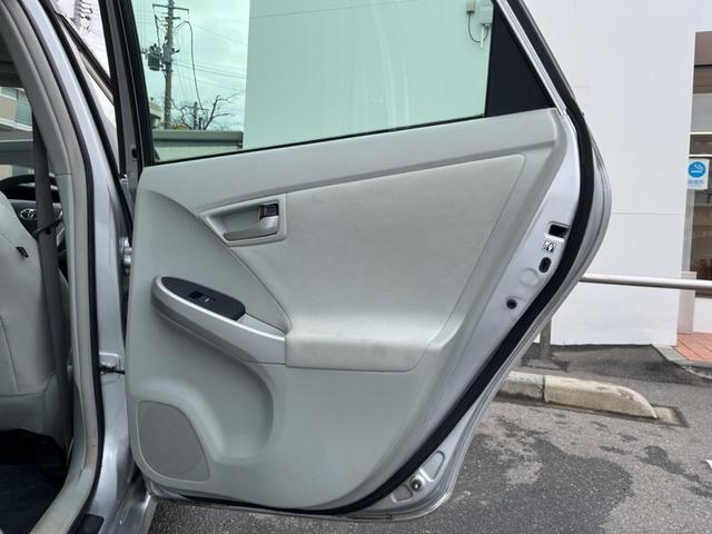 プリウス S 純正SDナビ スマートキー HIDヘッド ビルトインETC オートライト オートエアコン Bluetooth CD 地デジ クリアレンズリアコンビネーションランプ(50枚目)