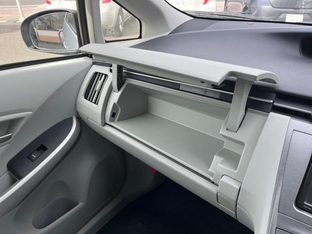 プリウス S 純正SDナビ スマートキー HIDヘッド ビルトインETC オートライト オートエアコン Bluetooth CD 地デジ クリアレンズリアコンビネーションランプ(54枚目)