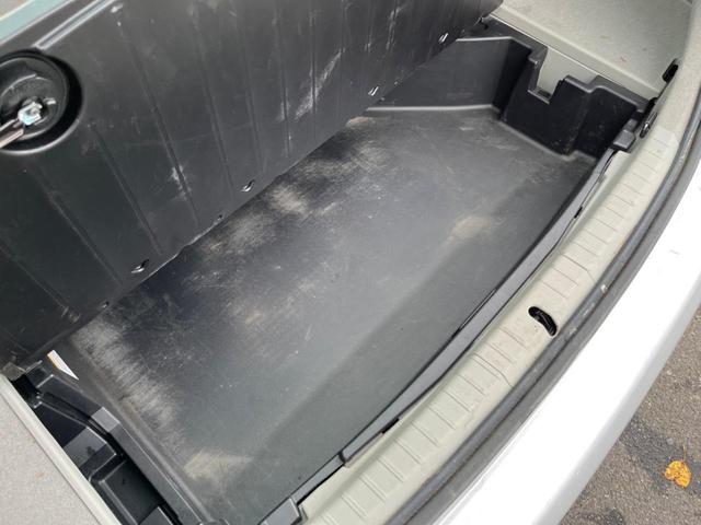 プリウス S 純正SDナビ スマートキー HIDヘッド ビルトインETC オートライト オートエアコン Bluetooth CD 地デジ クリアレンズリアコンビネーションランプ(57枚目)