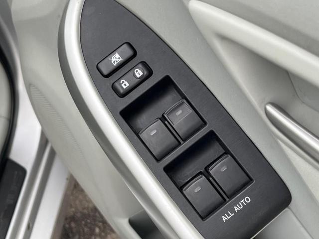 プリウス S 純正SDナビ スマートキー HIDヘッド ビルトインETC オートライト オートエアコン Bluetooth CD 地デジ クリアレンズリアコンビネーションランプ(58枚目)