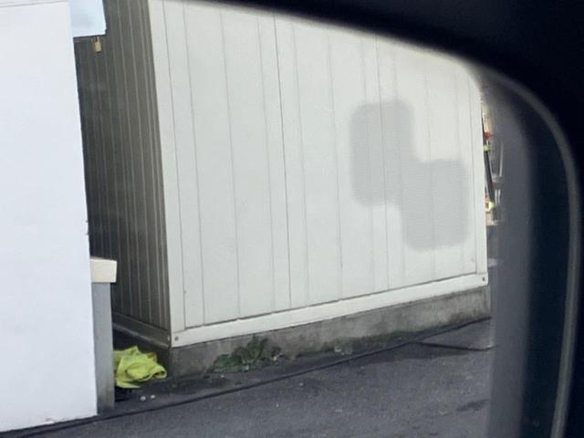 �y�u���C���h�X�|�b�g���j�^�����O�z���s���A�h�A�~���[�̎��p�ɂȂ�₷���ӏ��Ɍ㑱�Ԃ��ڋ߂���ƃT�C�h�~���[�t�߂Ɍx����\���A�h���C�o�[�ɒ��ӊ��N�����Ă���܂��B