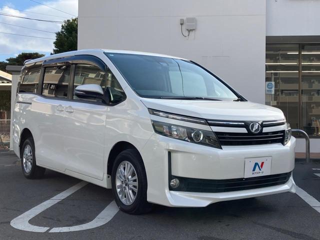 ヴォクシー Ｖ　トヨタセーフティセンス　ＢＩＧ－Ｘ１０インチナビ　後席モニター　サンルーフ　両側パワースライドドア　ＥＴＣ　寒冷地仕様　Ｂｌｕｅｔｏｏｔｈ　地レジ　革巻きステアリング　オートハイビーム（18枚目）