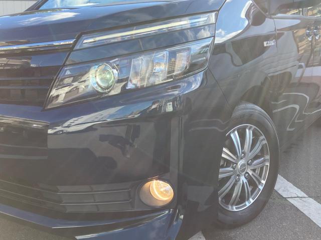 ヴォクシー ハイブリッドＶ　電動スライドドア　ＳＤナビ　バックカメラ　Ｂｌｕｅｔｏｏｔｈ　ＥＴＣ　クルーズコントロール　リアオートエアコン　ロールサンシェード　ワイヤレス充電器　スマートキー（14枚目）