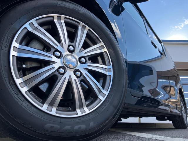 ヴォクシー ハイブリッドＶ　電動スライドドア　ＳＤナビ　バックカメラ　Ｂｌｕｅｔｏｏｔｈ　ＥＴＣ　クルーズコントロール　リアオートエアコン　ロールサンシェード　ワイヤレス充電器　スマートキー（15枚目）